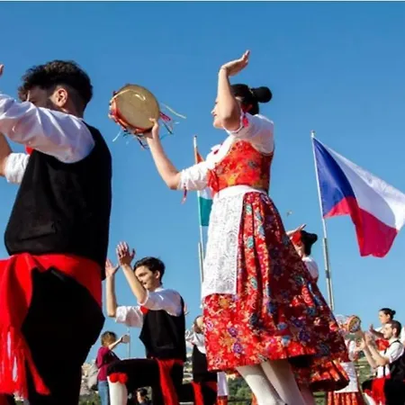 Kamome Bed & Breakfast 3*